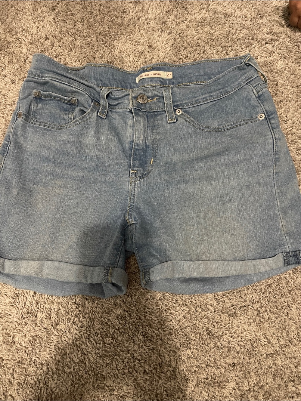 Levi's Light Blue Denim Rolled-Hem Women's Shorts